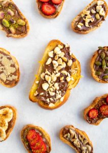 nutella tartine surrounded with other mini nutella toasts