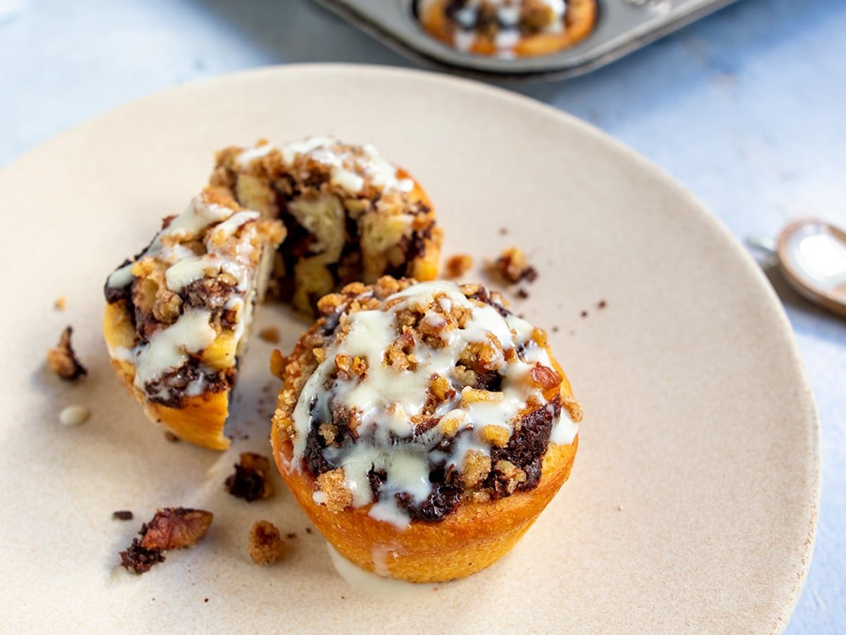 Chocolate Babka Minis with Cream Cheese Glaze OMG! Yummy